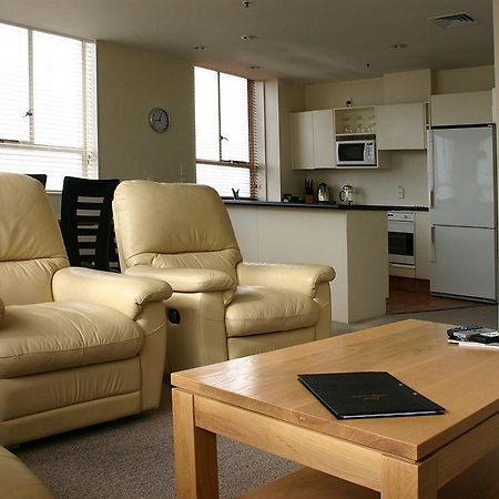 The Poplars Apartment Hotel Крайстчърч Екстериор снимка