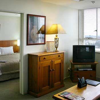 The Poplars Apartment Hotel Крайстчърч Екстериор снимка